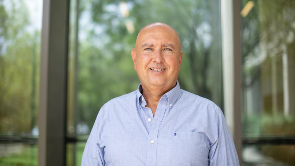 Headshot of Craig Scott